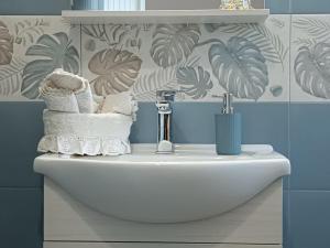 Moon - Camere con bagno privato e spazi comuni con altri ospiti