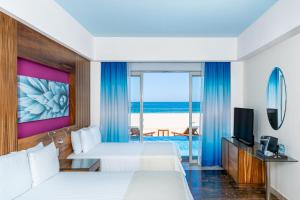 Altitude by Krystal Grand Los Cabos -Inclusive