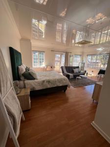 Charming Urban Retreat