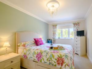 Holly Lodge