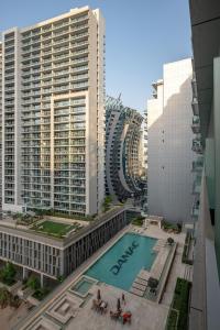 DAMAC Majestine Studio with Pool, Spa and Gym Near Bus & DubaiMall - Ubytování bez kategorie ve městě Dubaj