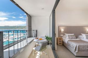 Akademis - Fit Split