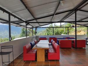 Hotel Curazao Natural Living cerca a charcos naturales y tobogán extremo