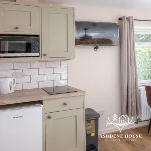 Hippo Room 8 - Peaceful Double - Garden View