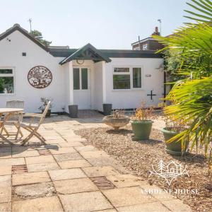 Hippo Room 8 - Peaceful Double - Garden View