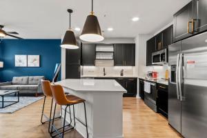 Tampa Getaway Luxury Peace Pool and Gym