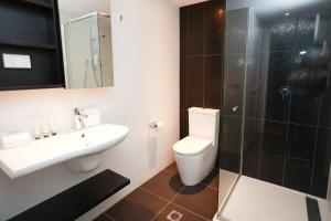 Shia Luxe Living With Serene Views