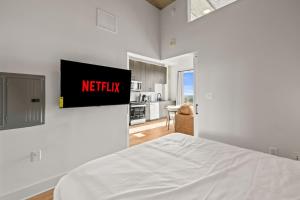 Stylish 1BR in Heart of Channelside