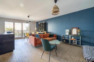 Modern Spacious flat with Terrace, Parking near Metro