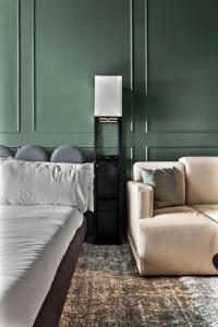 Chic Ybor Escape Free Parking Mins to DT