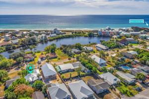 Blue Lagoon with Private Pool- Screened Porches off Suites- 2 Blocks to Beach