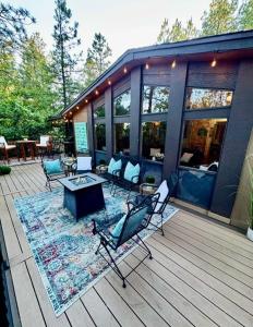 Pinewood Canyon Cabin!