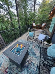 Pinewood Canyon Cabin!