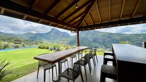Casa 02 Monte Boa Vista - Casa de 4 Suítes com Vista Deslumbrante