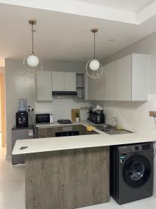 Tiwi Skyway Pearl - 1 Bedroom in Parklands & Westlands