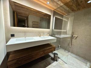 Chalet Ardent - Chalet individuel avec home cinema dans les 3 Vallées MAE-4323