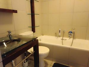 Malaika Luxurious Crib, Jackal Creek Golf Estate, Northriding