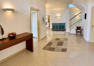 5 Bed Villa, 6 Baths, View and Beautiful Pool