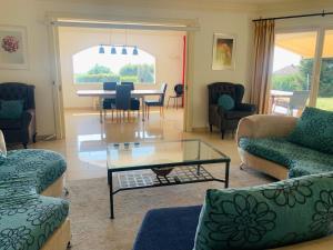 Villas 5 Bed Villa, 6 Baths, View and Beautiful Pool : photos des chambres