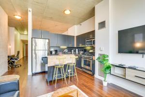 Downtown Living Walkable, Modern Chicago Condo