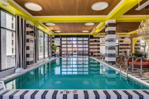 OTR Gym Pool Free parking walk to stadiums