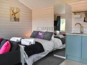 Sunrise Retreat - Uk48040