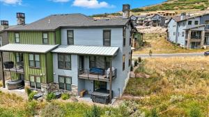 Luxury Stay Hot Tub-Games-Arcade Balcony Views