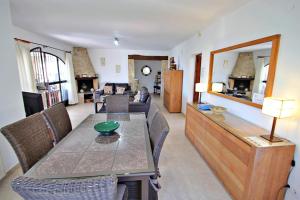 Ana - modern villa with splendid views in Benissa