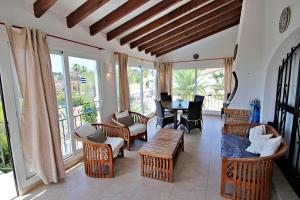 Ana - modern villa with splendid views in Benissa