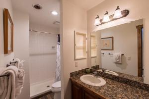 Breakaway West Condo Steps to Lifts