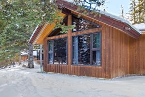 Canmore Cabin by Canadian Rockies Vacation Rentals