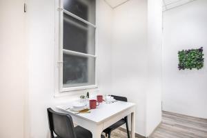 Ultra Central Comfy AirCon Room