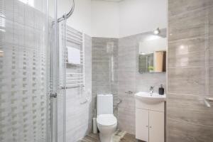 Super Central - NEW - Studio