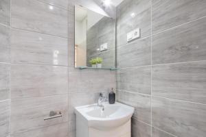 Super Central - NEW - Studio