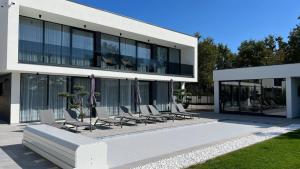 Appartements Quiet villa with swimming pool and large garden : photos des chambres