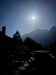 Chalets Chalet authentique avec jacuzzi proche de Val d-Isere : photos des chambres