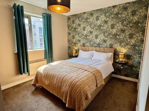 Luxury City Stay, close to Station & Centre Shops