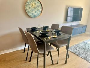 Luxury City Stay, close to Station & Centre Shops