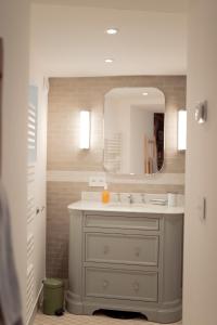 Chalets Chalet authentique avec jacuzzi proche de Val d-Isere : photos des chambres