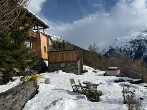 Chalet authentique avec jacuzzi proche de Val dIsère