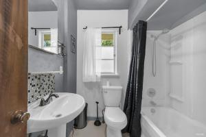 Cozy Airb&b Guest Suite Near Metrotown