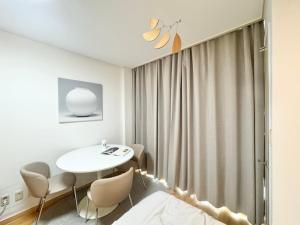 서울 강남 선릉역 1분 강남역 대치동 삼성역 Coex 퀸베드2개 1-4인