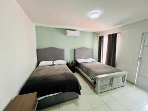 11 VENATOR House Boutique