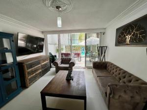 7 VENATOR House Boutique