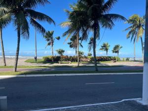 Frente mar novo e tranquilo