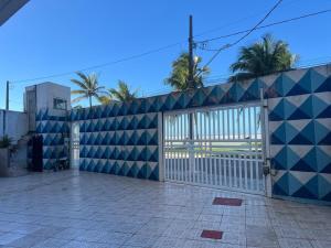 Frente mar novo e tranquilo