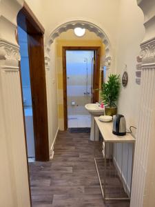 ظلال الوادي