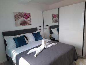 Apartments with parking space Duce, Omis - 23509