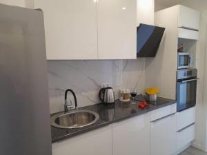 Apartments with parking space Duce, Omis - 23509