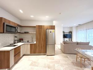 Riviera Maya modern apartment 1 block to the beach